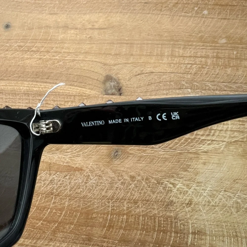 Valentino 53mm Rockstud Cat Eye Sunglasses in Black New - Picture 8 of 12